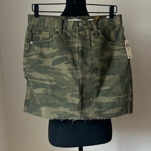 NWT! Lucky Brand Old Favorite Mini Camo Womens Skirt size 8/29 Retails $69.50
